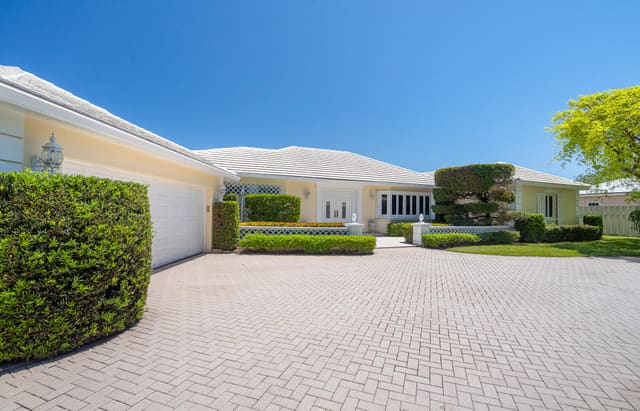 57 CAYUGA Road, Sea Ranch Lakes, FL 33308