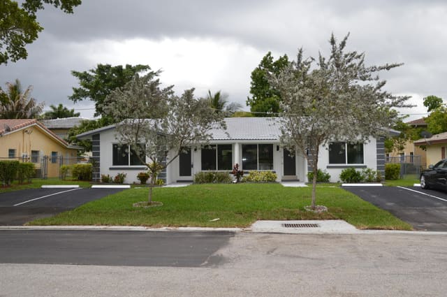 7900 NW 37TH Drive 2, Coral Springs, FL 33065