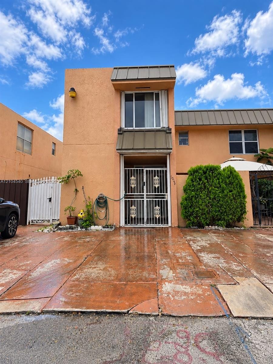1064 W 42nd Street 9, Hialeah, FL 33012