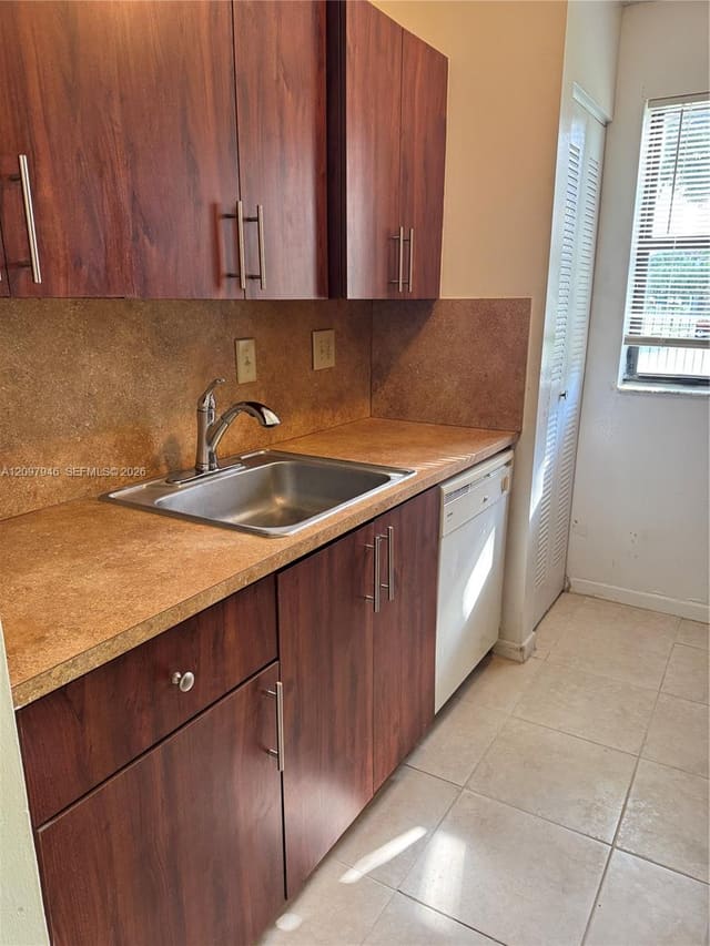 7070 NW 179th Street 105, Hialeah, FL 33015
