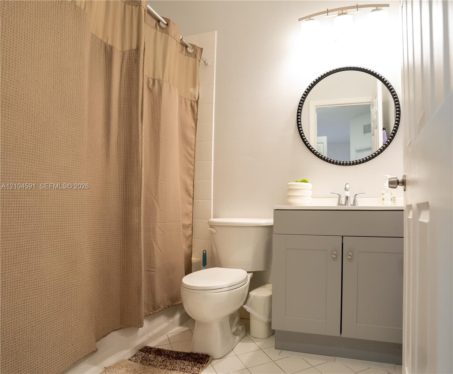 1030 NE 42nd Avenue — photo 2