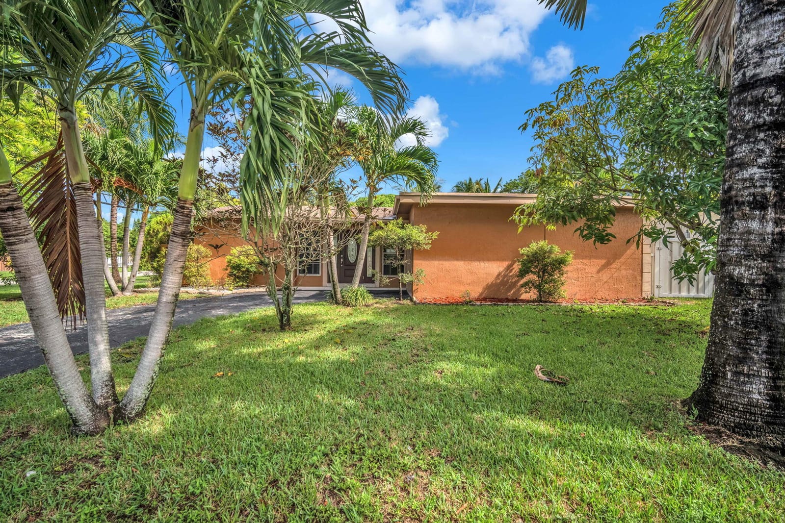 3 bedroom home for sale at 7399 20TH, Sunrise, FL 33313 — $3,500
