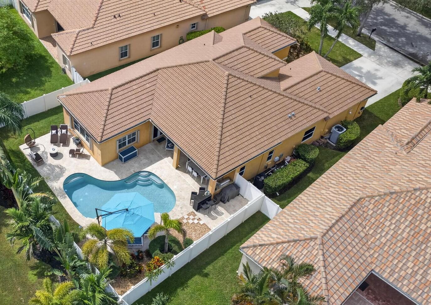 1242 Meadows Boulevard, Weston, FL 33327 photo 11
