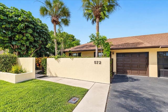 572 SW 28TH Avenue, Delray Beach, FL 33445