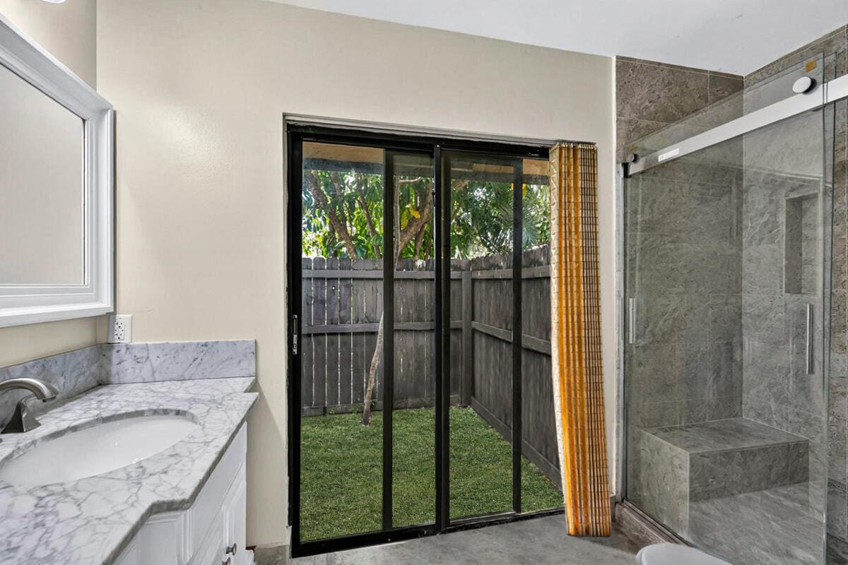 572 SW 28TH Avenue — photo 4