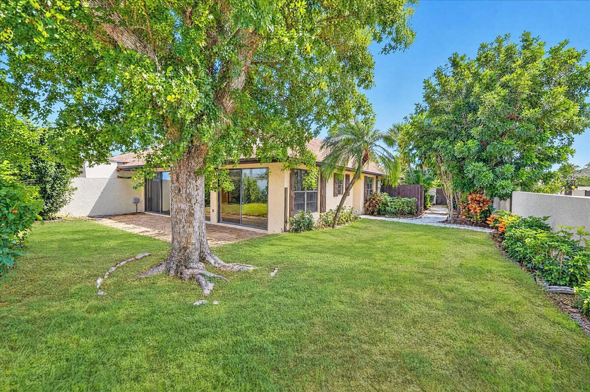 572 SW 28TH Avenue — photo 5