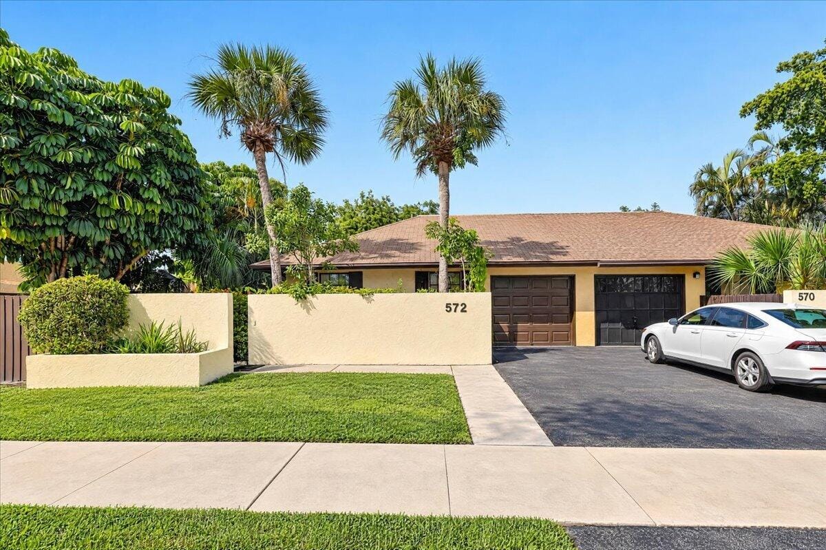 572 SW 28TH Avenue — photo 6