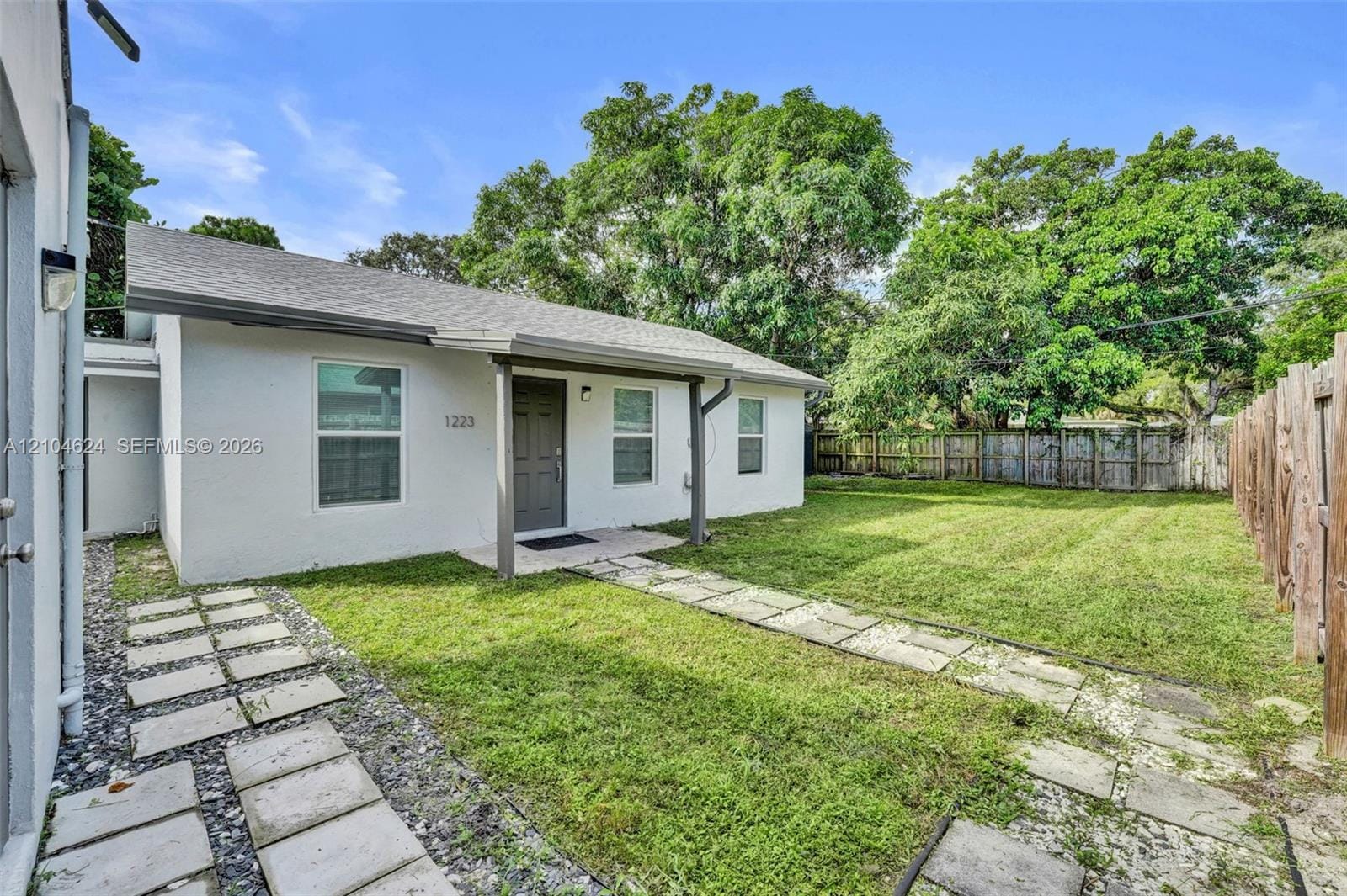 1223 NW 6th Avenue — photo 4