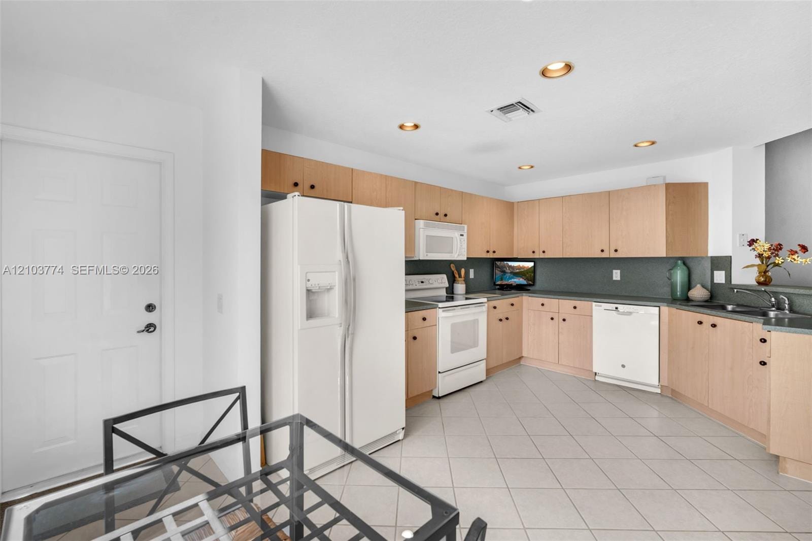 1922 Pisces Terrace — photo 12