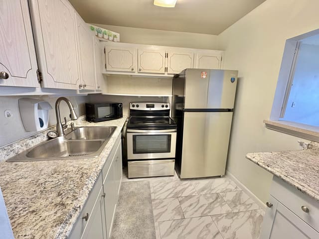 47 EASTHAMPTON B, West Palm Beach, FL 33417
