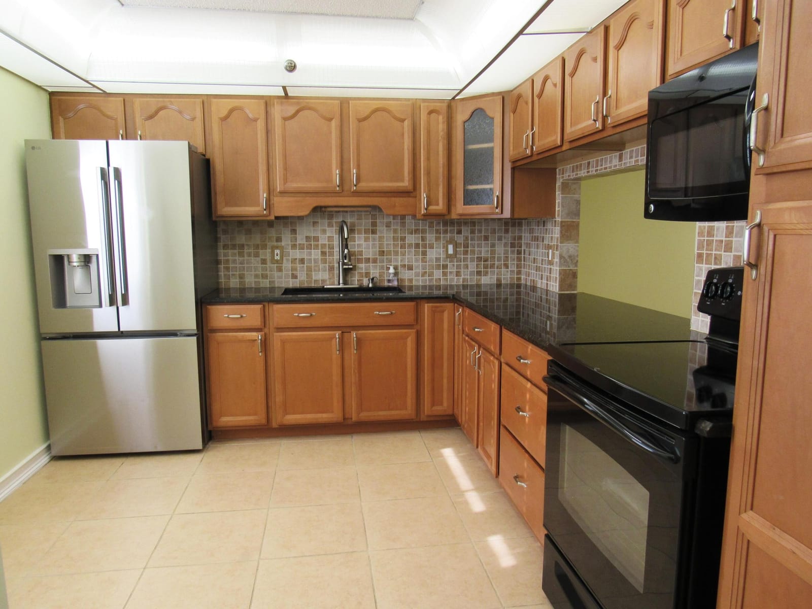 140 LAKE NANCY Lane 216 — photo 2