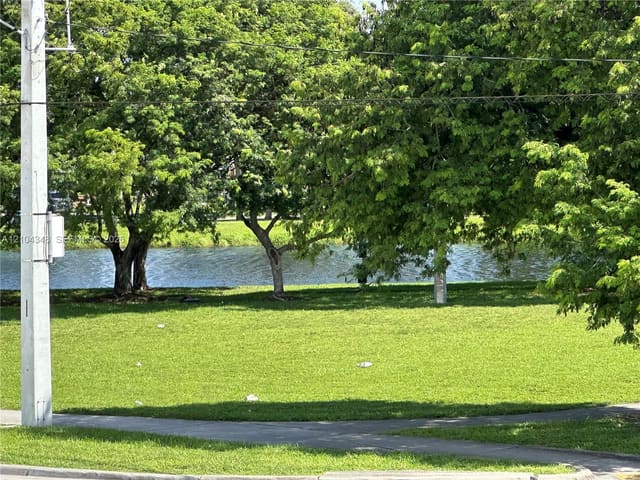 1460 NE 169th Street 211, Miami, FL 33162