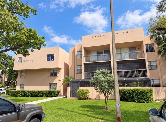 10625 SW 112th Avenue 311, Miami, FL 33176