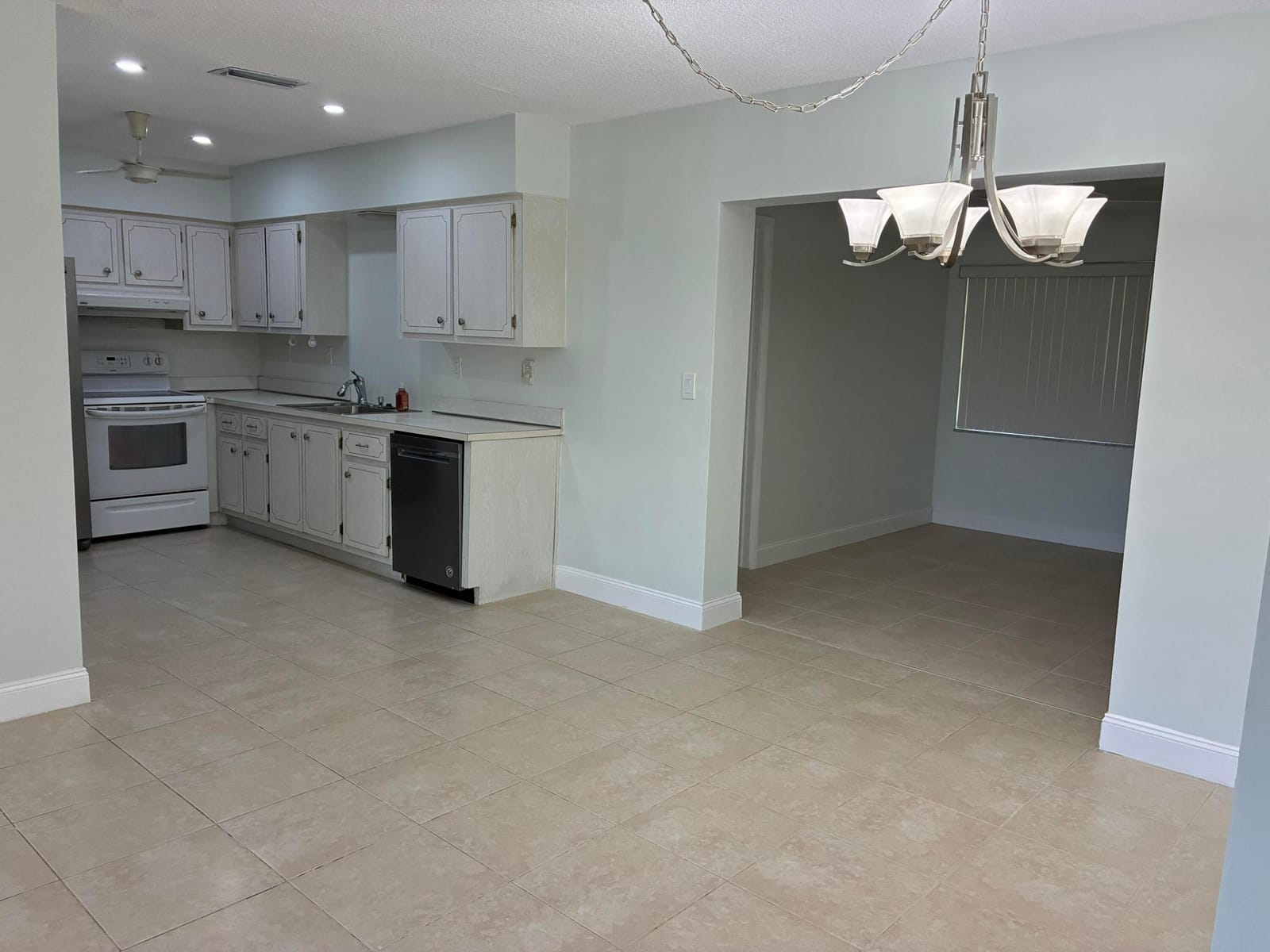 9505 NW 73RD Street — photo 4