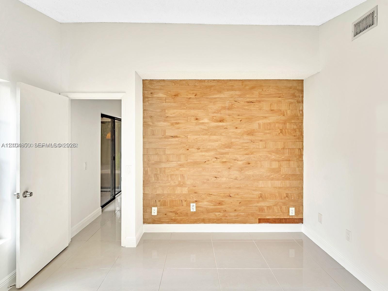14945 SW 49th Lane 6E — photo 11