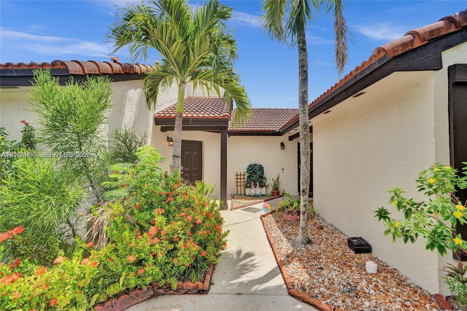 14945 SW 49th Lane 6E — photo 3