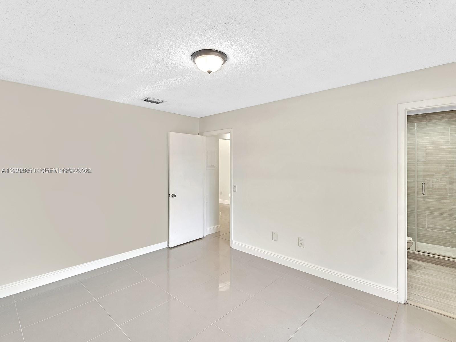 14945 SW 49th Lane 6E — photo 7