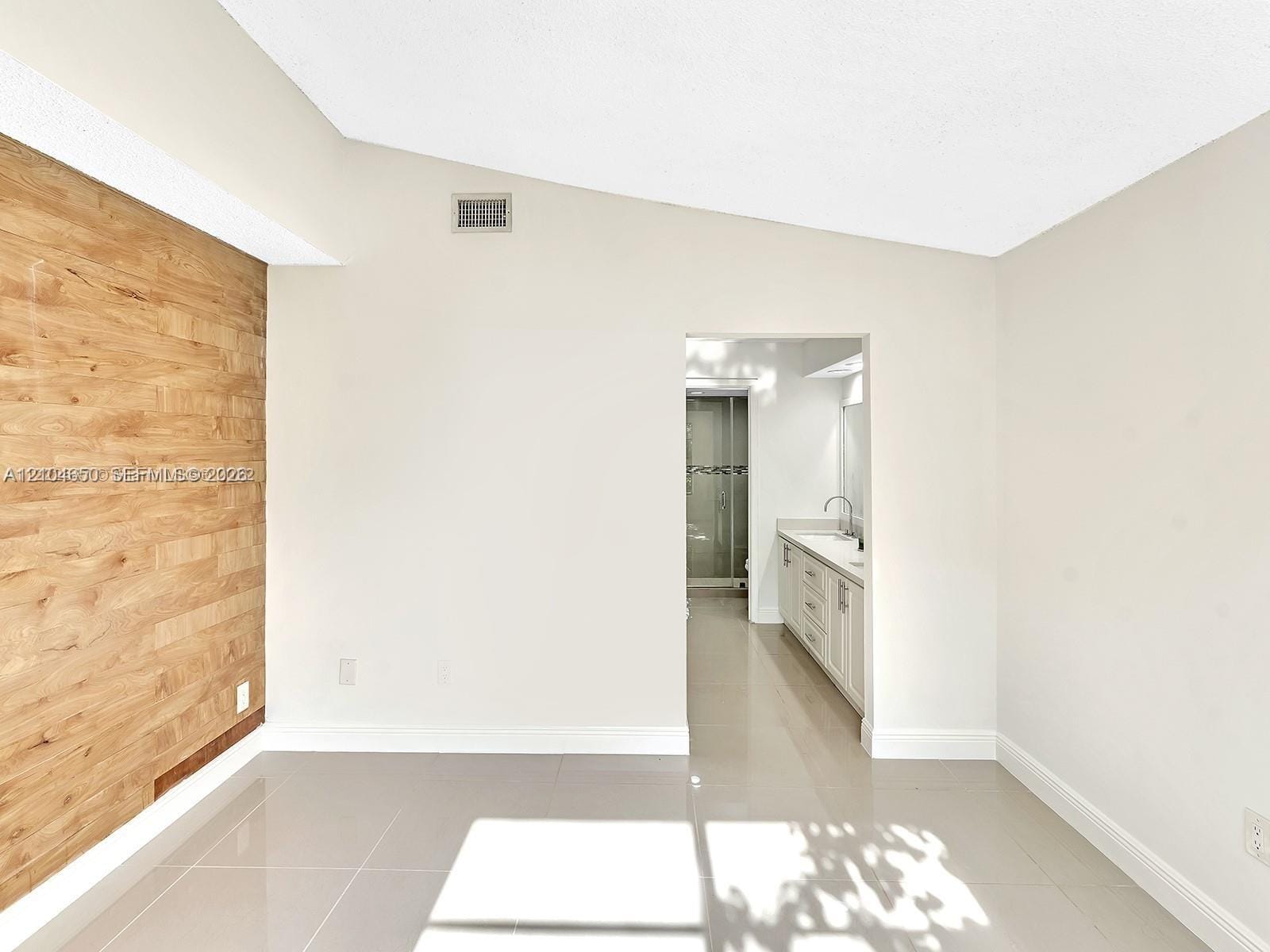 14945 SW 49th Lane 6E — photo 9