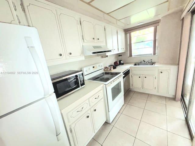 180 NE 12th Avenue 12A, Hallandale Beach, FL 33009