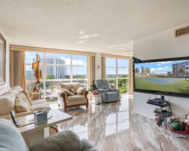 600 PARKVIEW Drive 703, Hallandale Beach, FL 33009