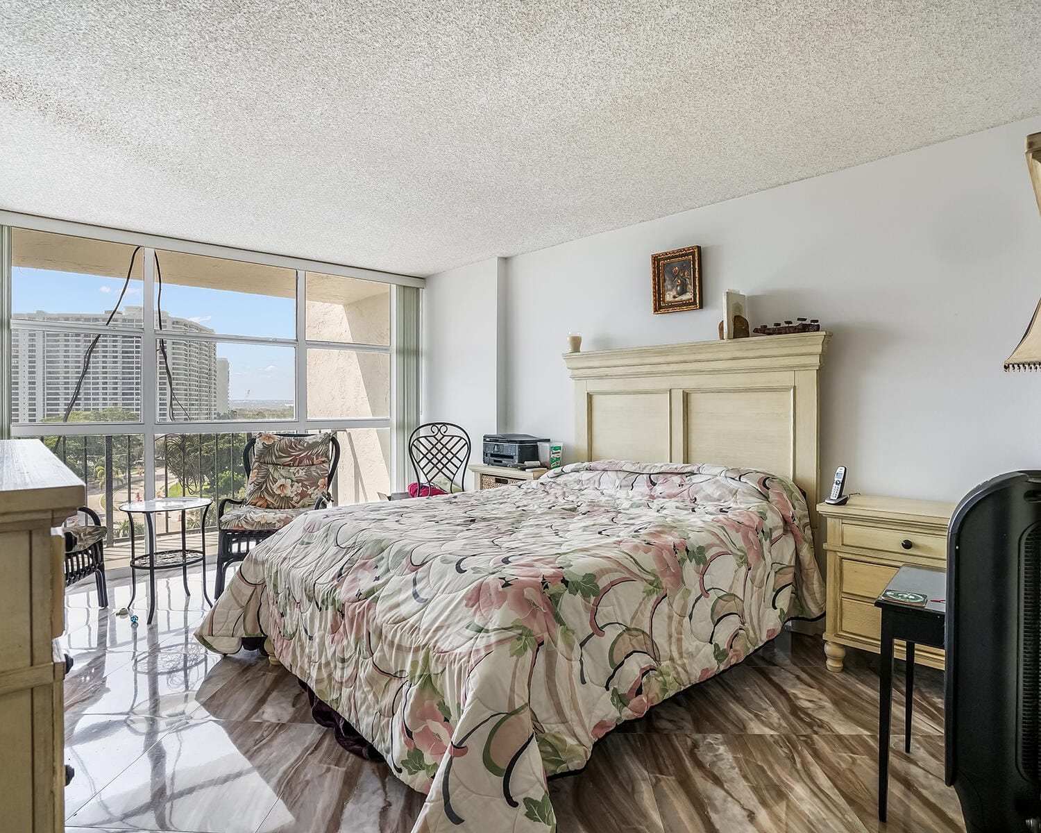 600 PARKVIEW Drive 703 — photo 4