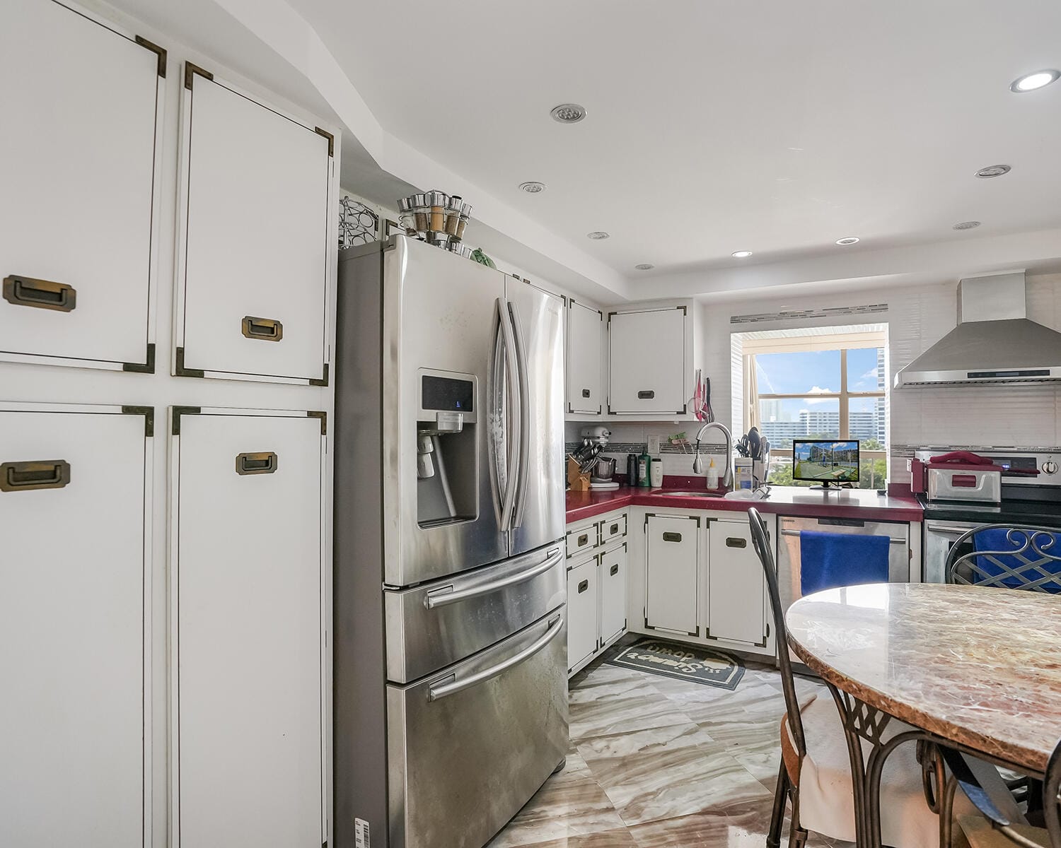 600 PARKVIEW Drive 703 — photo 10