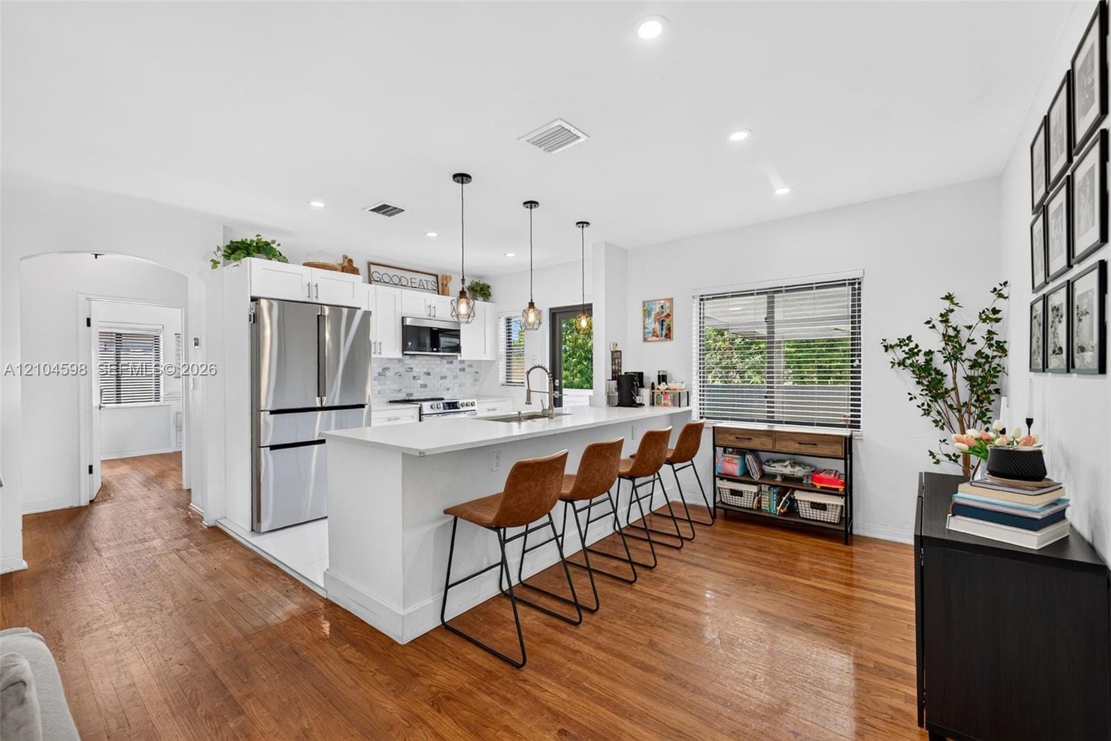 220 SW 51st Court — photo 2