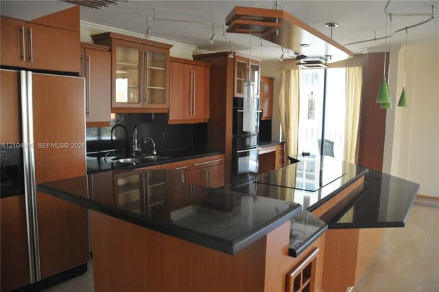 8877 Collins Avenue 507, Surfside, FL 33154