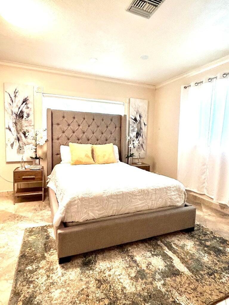 1200 HOLLYWOOD Boulevard — photo 4