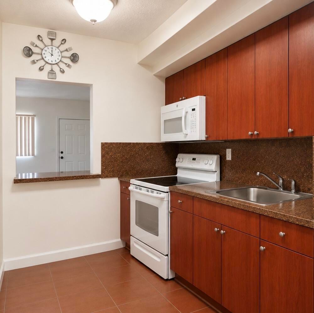 11 SW 52ND Avenue 7B — photo 8
