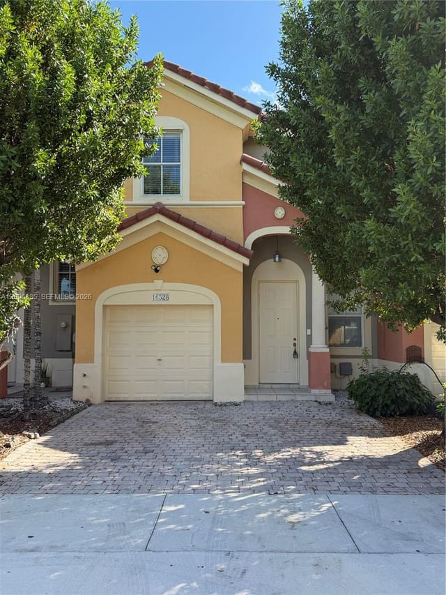 16528 SW 85th Lane, Miami, FL 33193