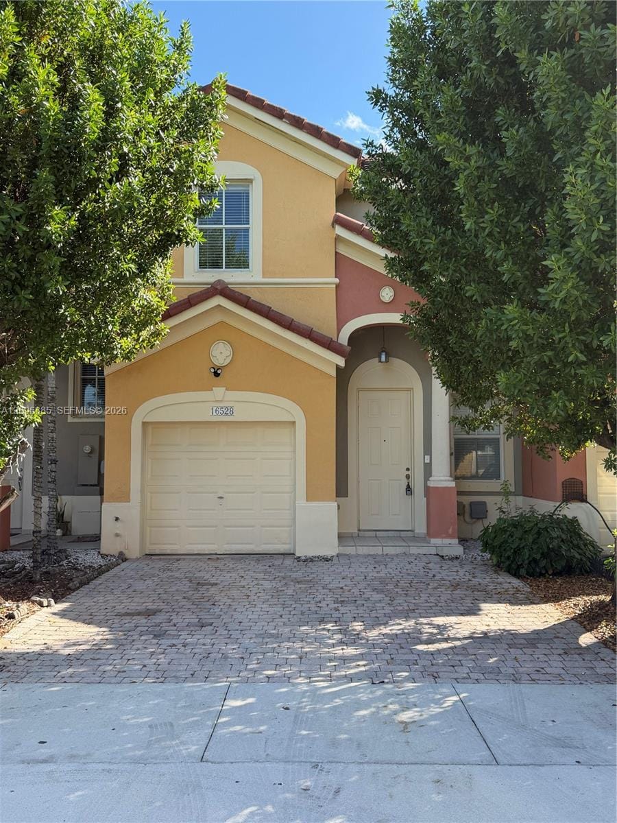 16528 SW 85th Lane, Miami, FL 33193