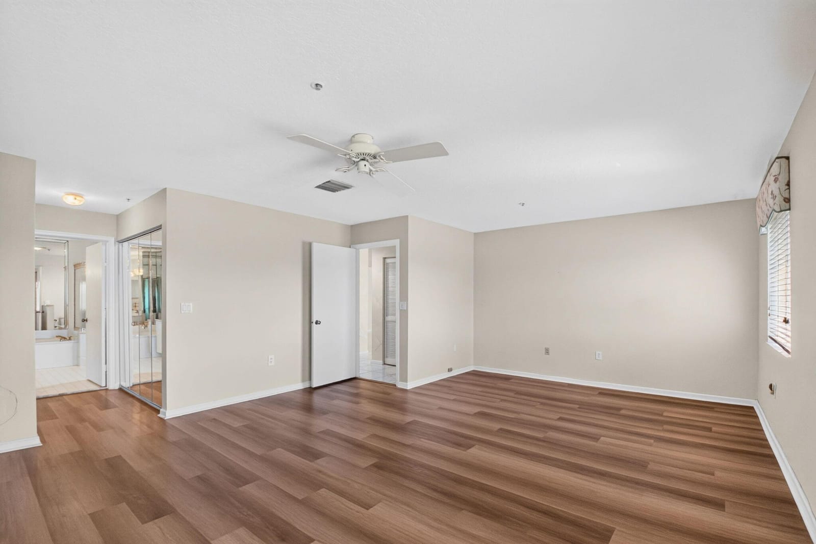 5952 Regal Glen Drive 203 — photo 8