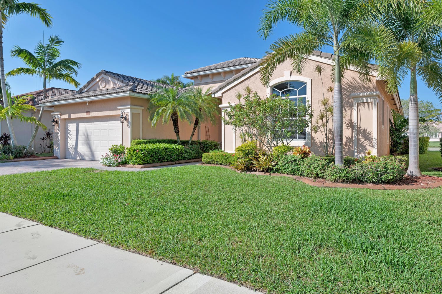 9542 Lantern Bay Circle — photo 3