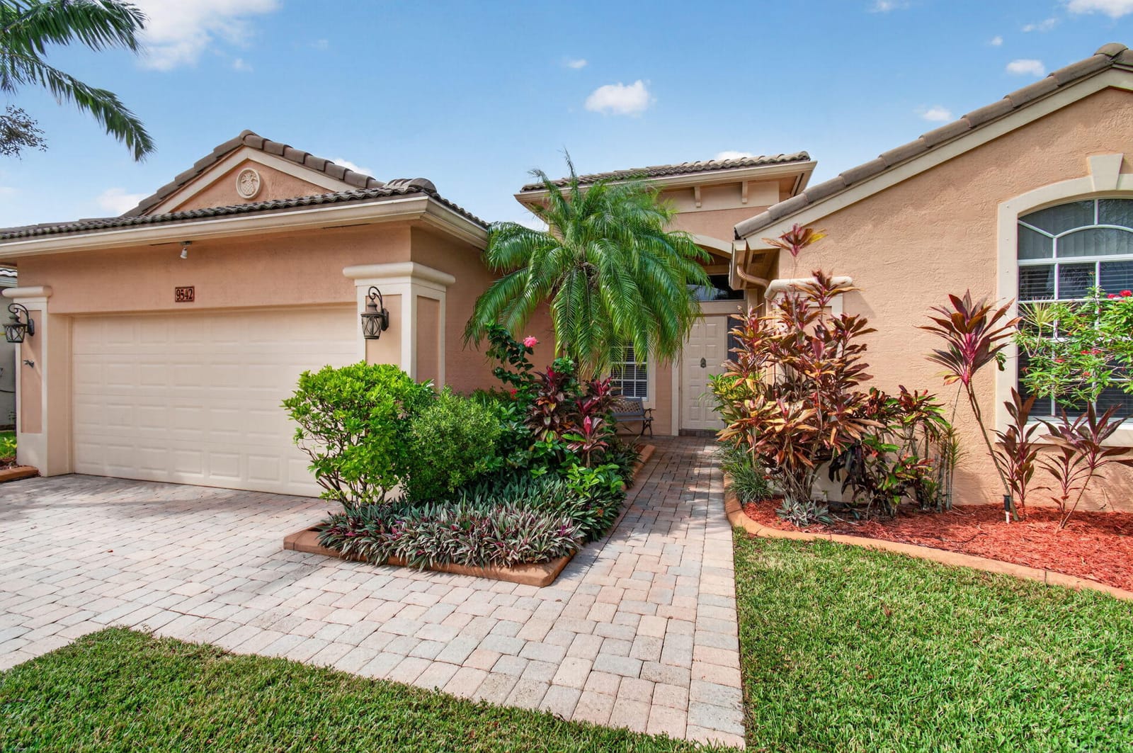 9542 Lantern Bay Circle — photo 8