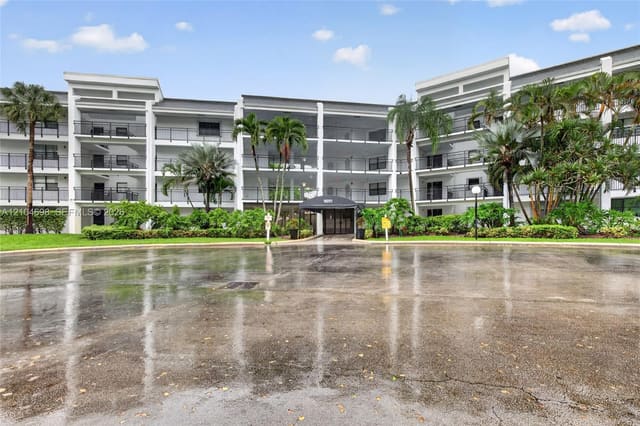 16051 Blatt Boulevard 106, Weston, FL 33326