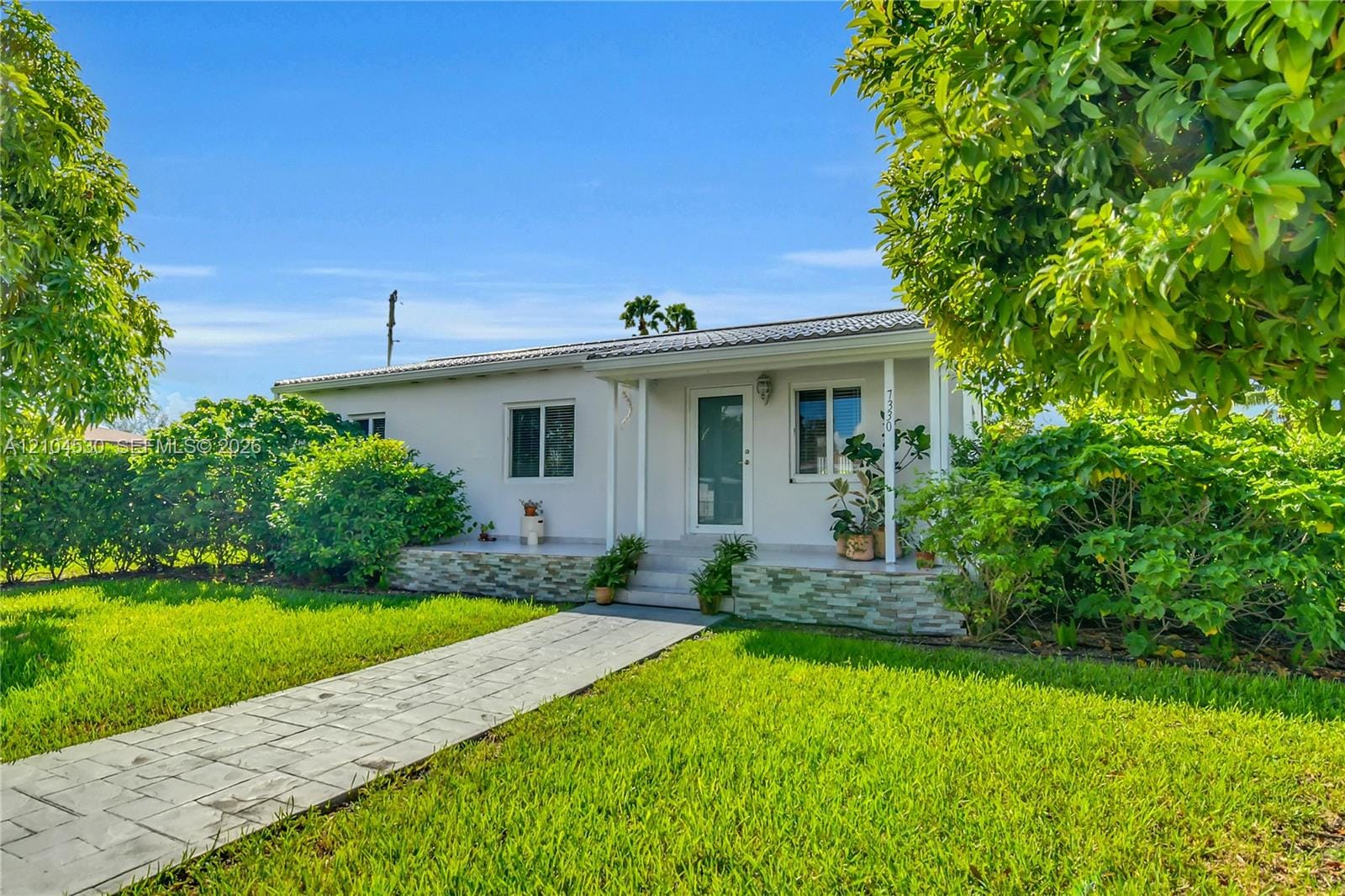 7330 SW 17th Terrace — photo 2