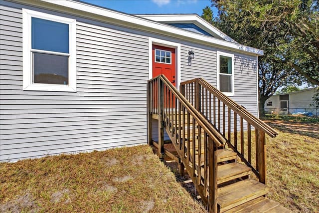 24116 Armadillo Road, Astor, FL 32102