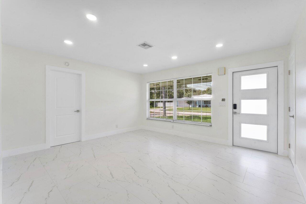 2350 NIKI JO Lane — photo 7