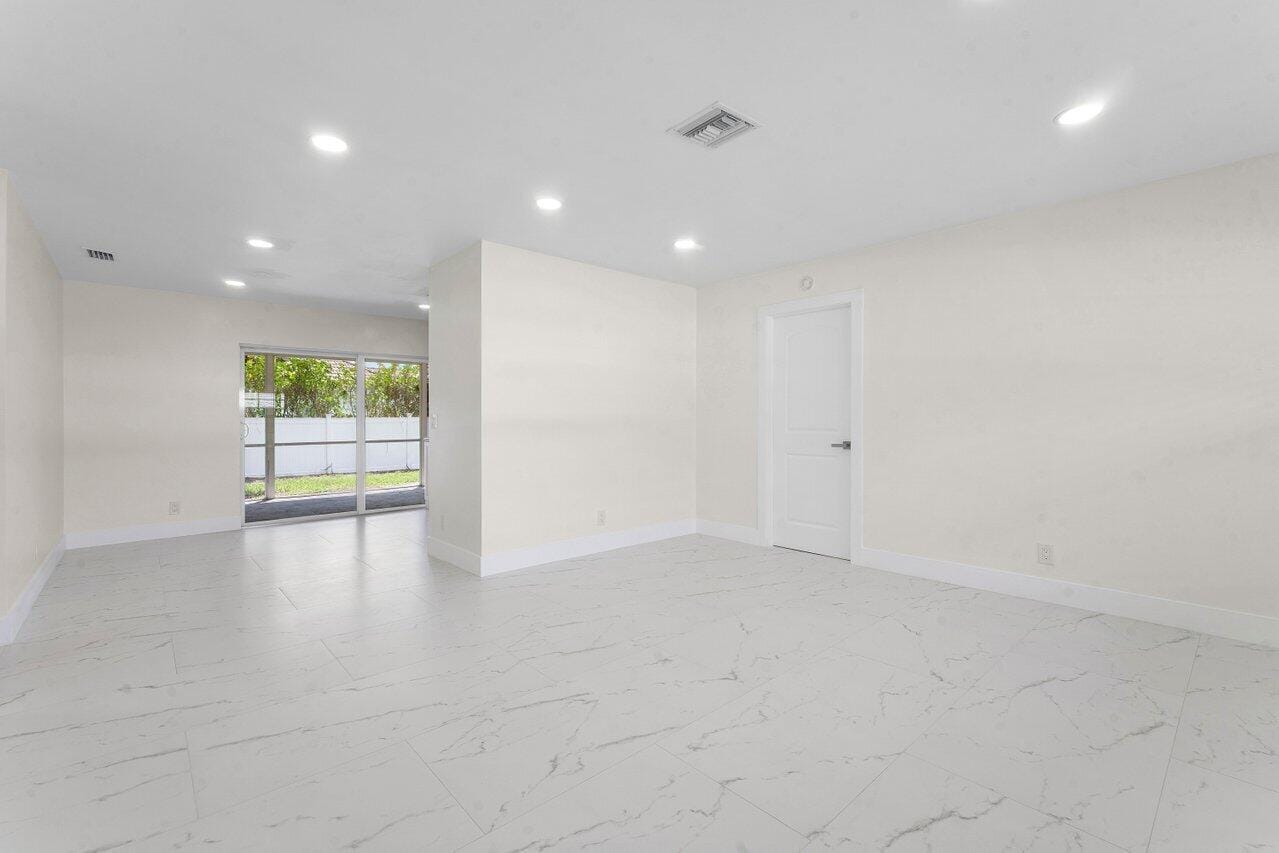2350 NIKI JO Lane — photo 9