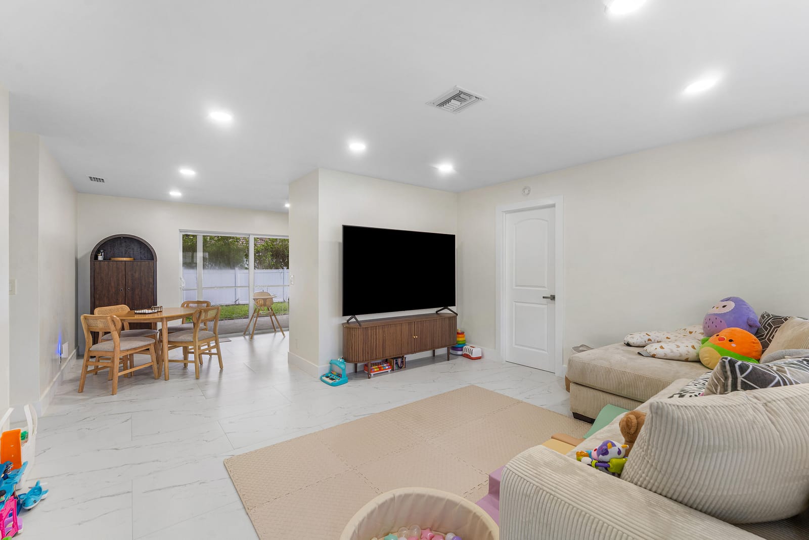 2350 NIKI JO Lane — photo 10