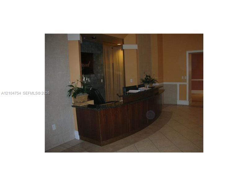 50 Menores Avenue 612 — photo 2