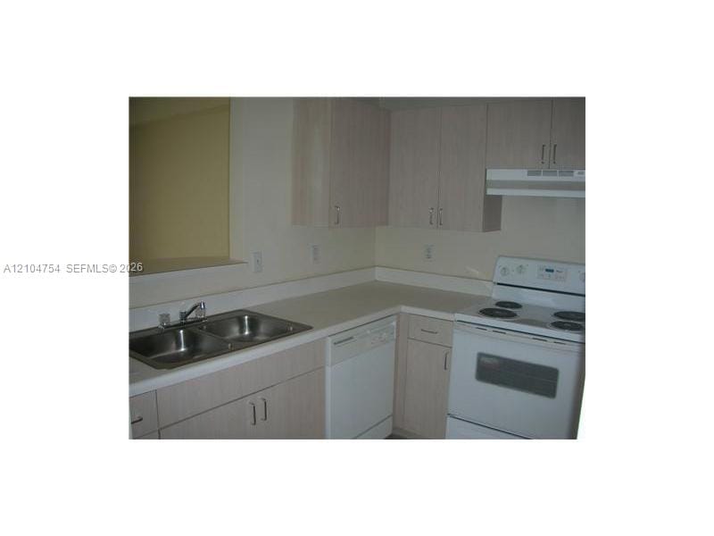 50 Menores Avenue 612 — photo 4