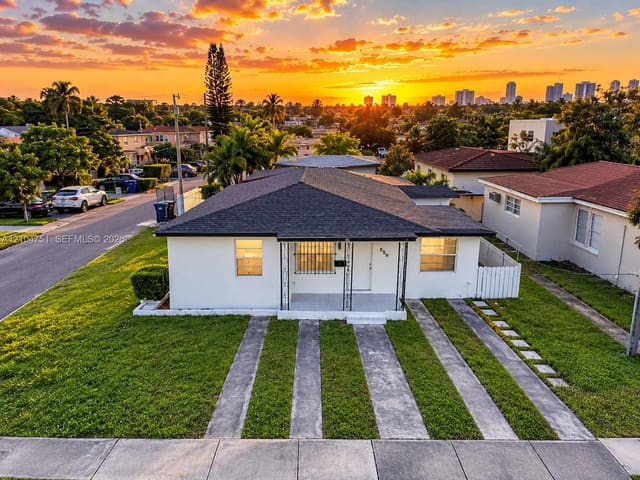 250 NW 34th Avenue, Miami, FL 33125