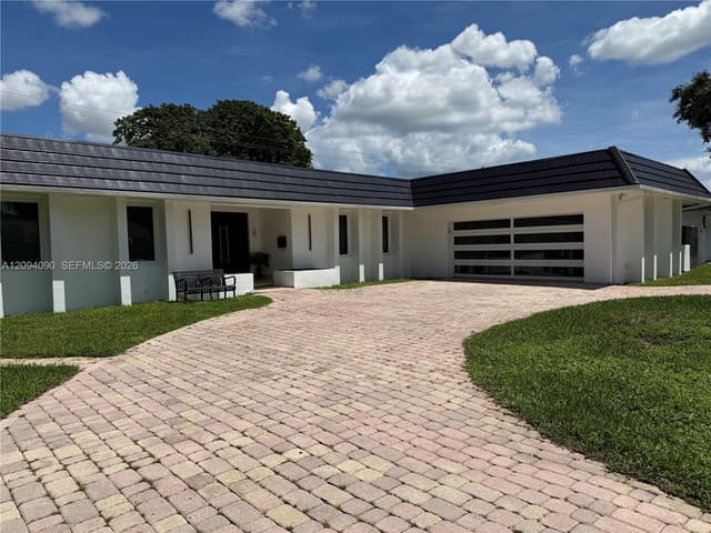 2215 NE 204th Street, Miami, FL 33180