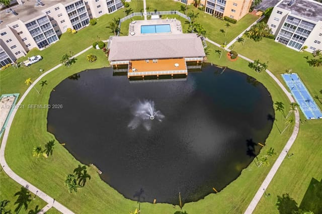 206 SE 10th Street 303, Dania Beach, FL 33004