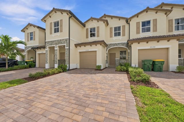 2530 SE 25 Drive, Homestead, FL 33035