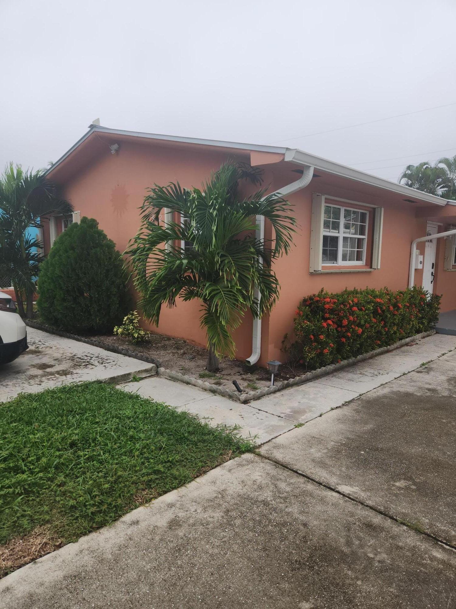 932 Green Street A — photo 2