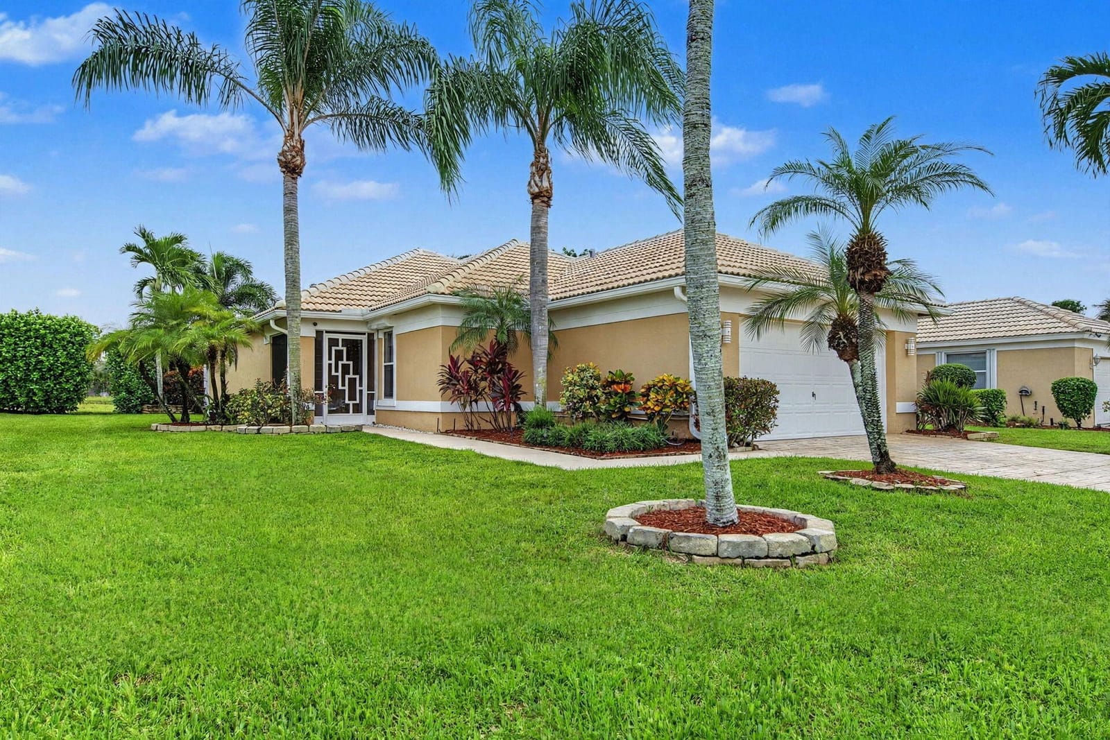 12986 Hampton Lakes Circle — photo 1