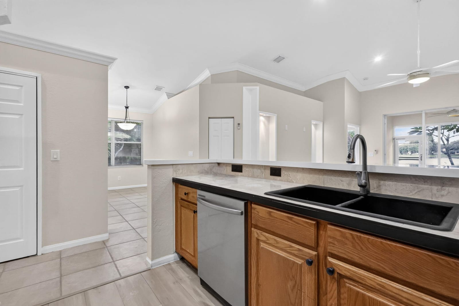 2521 S Coral Trace Circle — photo 6